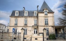 Le Manoir Hotel